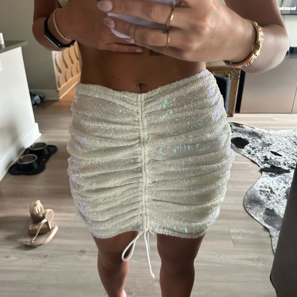 Revolve Super down sequins set BNWT - Picture 2 of 5